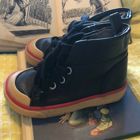 SOLD Old Navy High Top Sneakers Toddler 7 - Picture 4 of 6